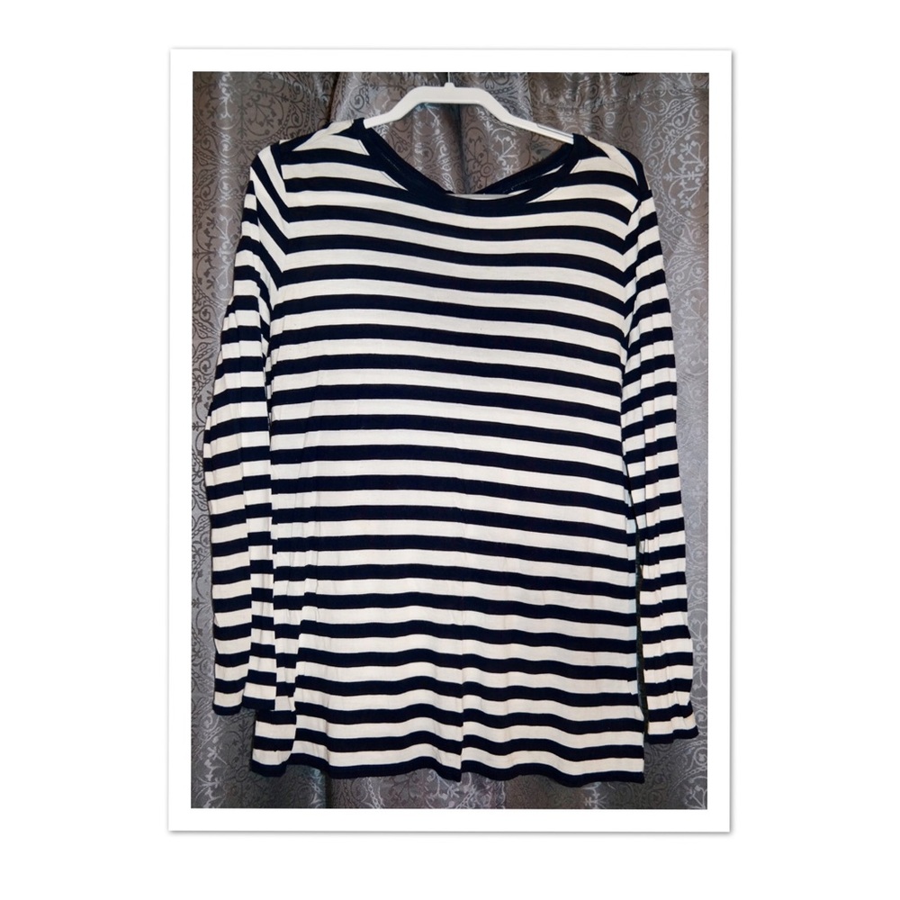 Large gap women’s long sleeve T-shirt